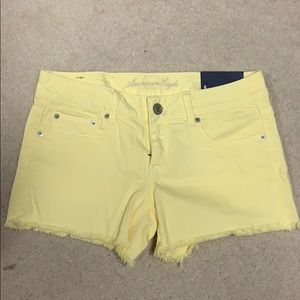 NWT AE midi yellow shorts